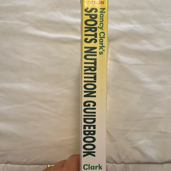 Nancy Clark's Sports Nutrition Guidebook Sixth Edition - Picture 3 of 4